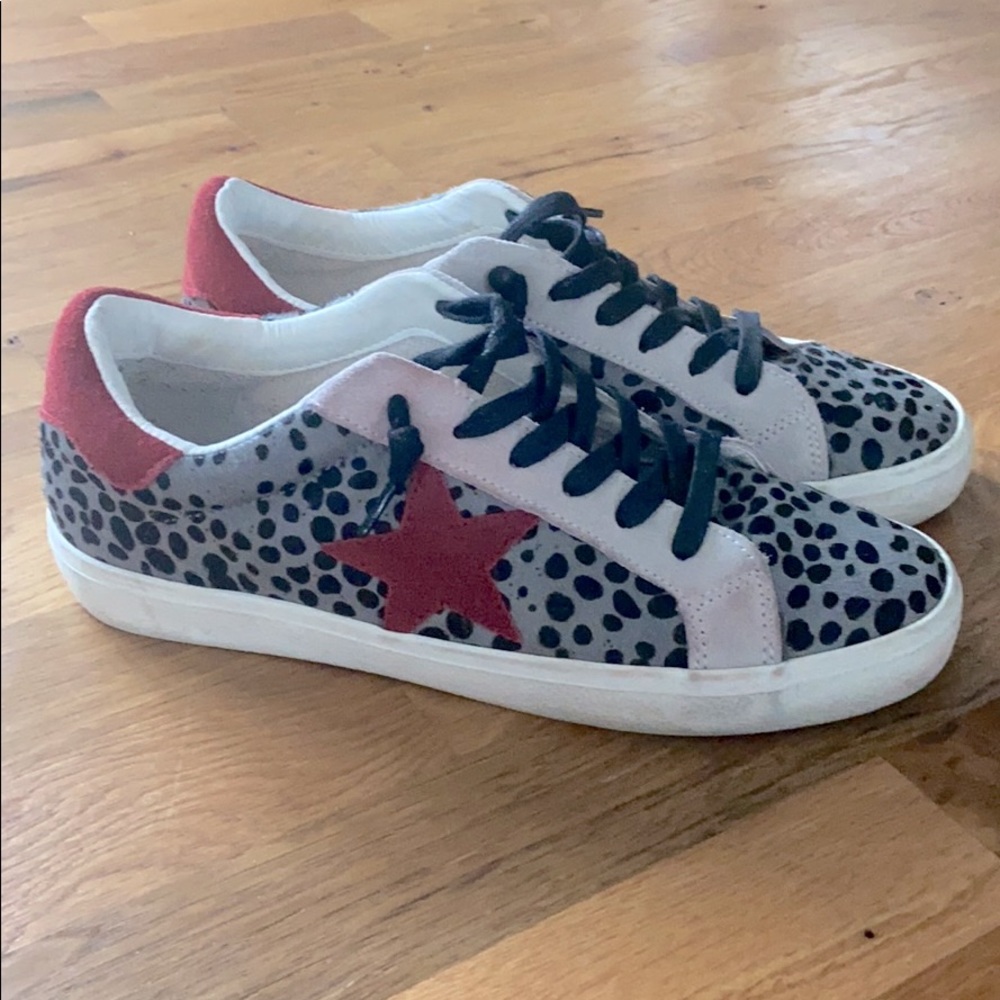 Leopard haircalf sneakers.